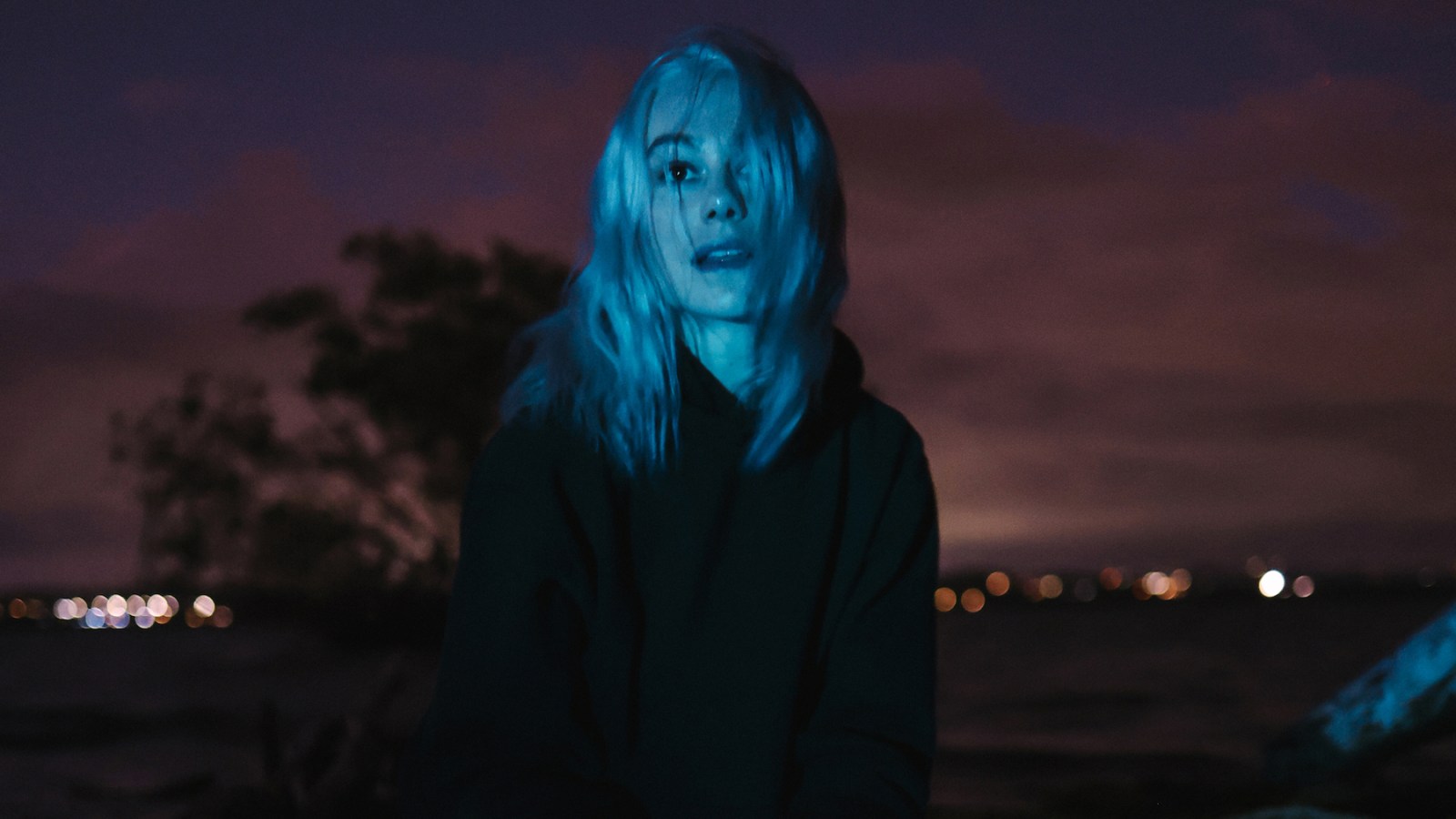 Phoebe Bridgers Announces Extensive 2026 'Lost Tour' with Phone-Free Policy