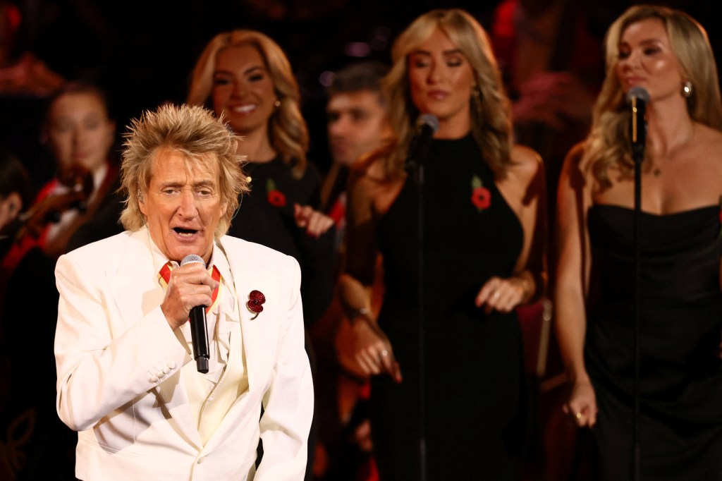 Rod Stewart Requires Onstage Oxygen During Utah Performance