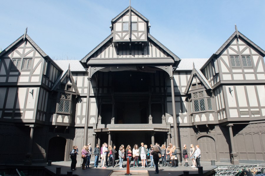 California Couple Dies En Route to Oregon Shakespeare Festival