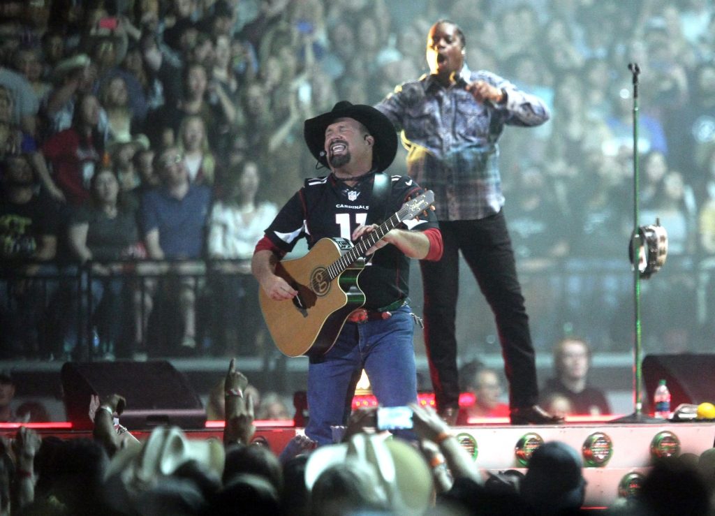Garth Brooks Announces 2026 'Blame It All On My Roots' Arena Tour