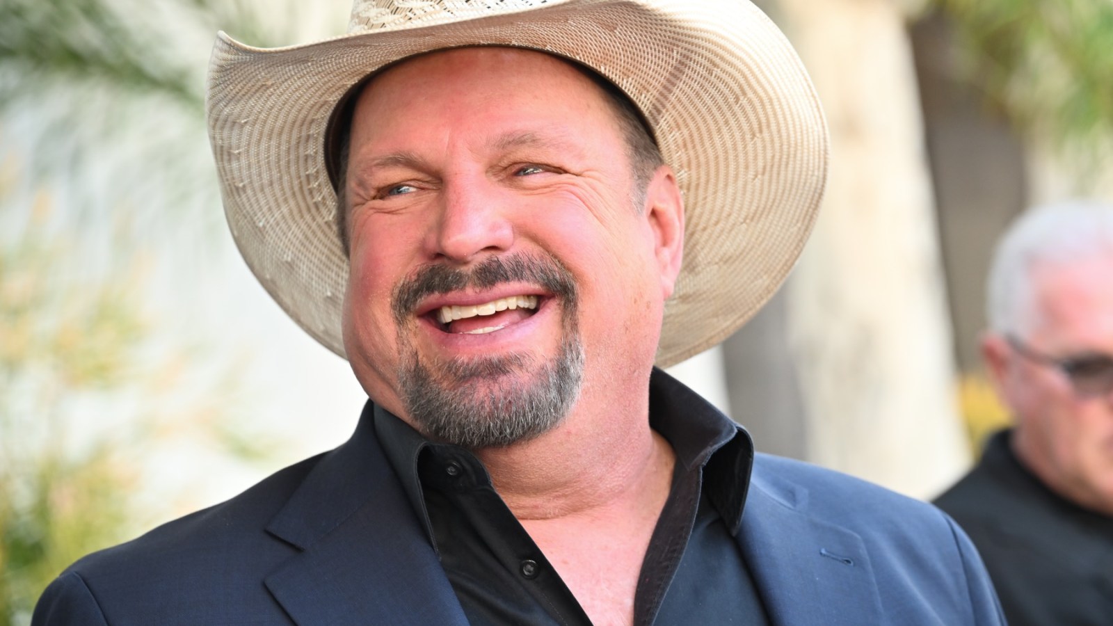 Garth Brooks Announces Arena Tour with Flat Ticket Pricing