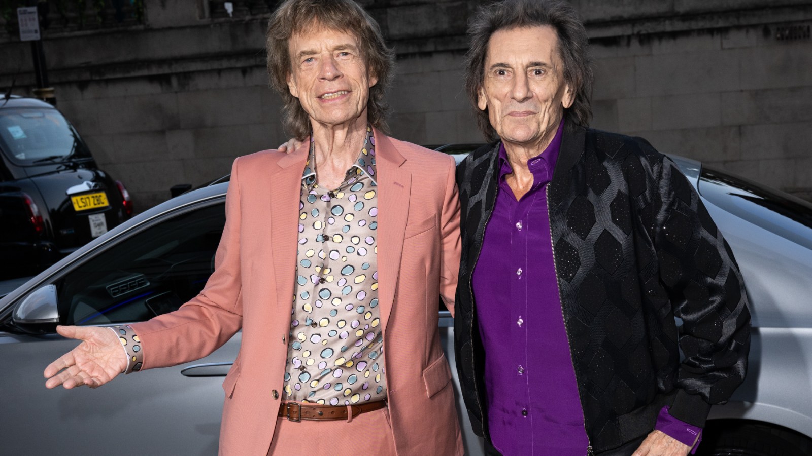 Mick Jagger and Ronnie Wood Debut "Ringing Hollow" from New Rolling Stones Album